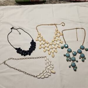 AVON bundle of‎ necklaces